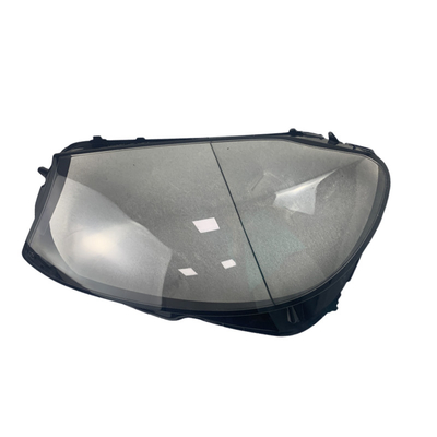 Modello di auto Per Benz C-CLASS W205 Ricambi auto Conchiglia di plastica Superficie di vetro Lampada LED