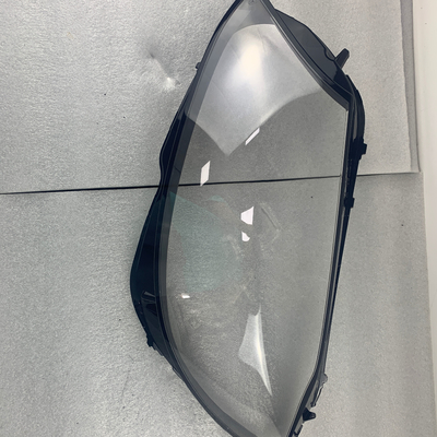 Modello di auto Per Benz C-CLASS W205 Ricambi auto Conchiglia di plastica Superficie di vetro Lampada LED