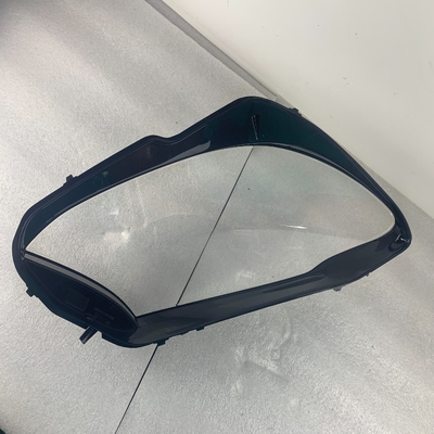 Modello di auto Per Benz C-CLASS W205 Ricambi auto Conchiglia di plastica Superficie di vetro Lampada LED