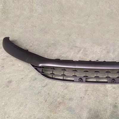Griglia inferiore in plastica nera per Ford Focus 2015 Migliora l'aspetto della tua auto