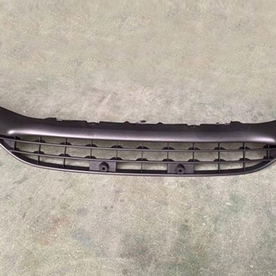 Griglia inferiore in plastica nera per Ford Focus 2015 Migliora l'aspetto della tua auto