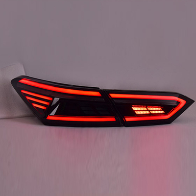 Modello di auto per Toyota ottava generazione Camry 18-22 LED montato luce di coda del volante