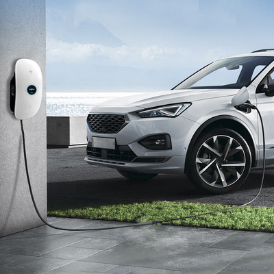 Stazione di ricarica AC EV montata a pavimento con una spina di tipo 2 opzionale per auto elettrica