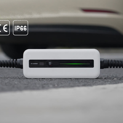 CEE Plug Electric Car Charger Box OEM Portable EV Charger con corrente di uscita 16A 3.6kW