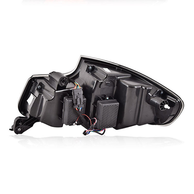 Sostituire/riparare le luci posteriori della BMW Serie 2 F22 con l'assemblaggio LED modificato 2014-2021