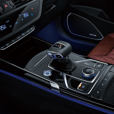 2023 185Kw Hongqi Luxury Suv Cars Electric Sedile del conducente regolazione 7 Numero di cambio in avanti