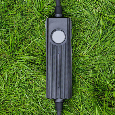 16Caricabatterie EV portatile da 5 kW con schermo e connessione tipo 2 per il modello 3